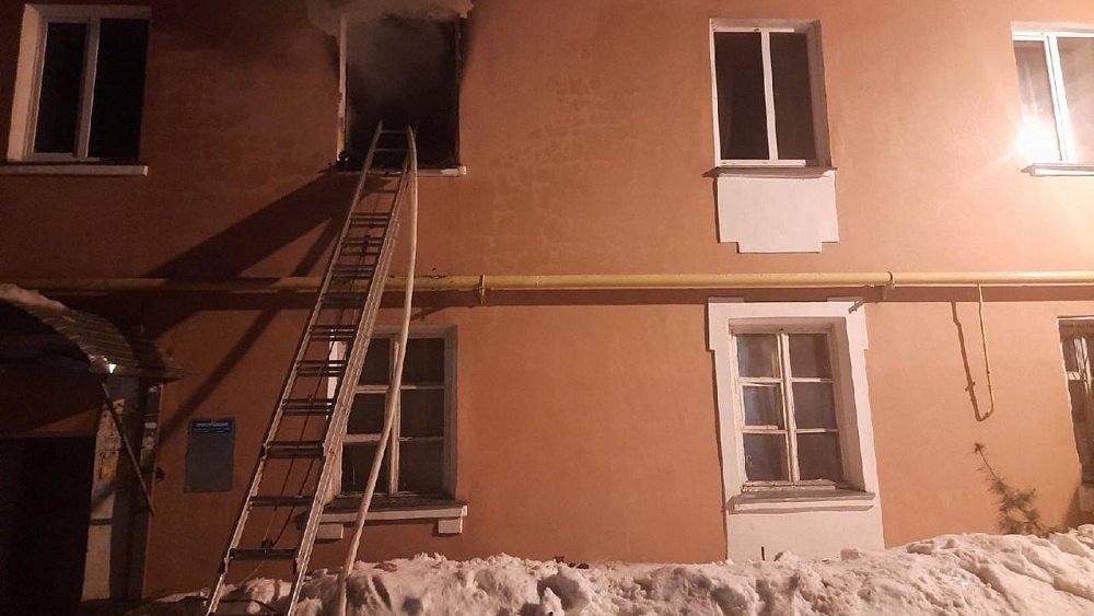 Под Челябинском на пожаре в квартире погибли двое мужчин