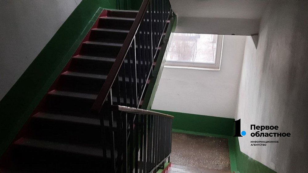 В челябинском подъезде нашли тела мужчины и женщины с ножевыми ранениями