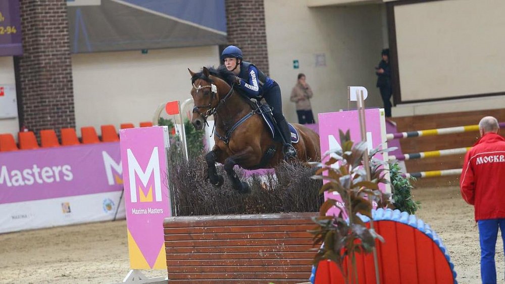 Челябинская спортсменка завоевала бронзу в троеборье на всероссийских соревнованиях по конному спорту