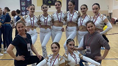 Спортсменки Челябинской области завоевали 16 медалей на чемпионате и первенстве УрФО по фитнес-аэробике