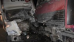 В Челябинской области водитель грузовика получил переломы ног в лобовом ДТП