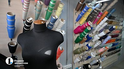 Прощай, «масс-маркет»: как фабрики челябинских брендов шьют и вяжут модную одежду