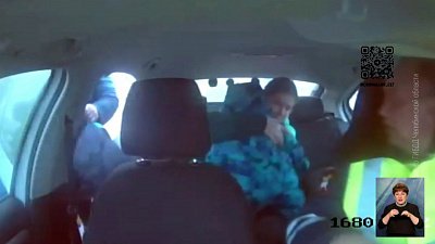 Сотрудники ГИБДД помогли ребенку