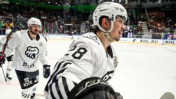 Хоккеисты «Трактора» крупно обыграли «Салават Юлаев» и сравняли счет в серии плей‑офф Кубка Гагарина