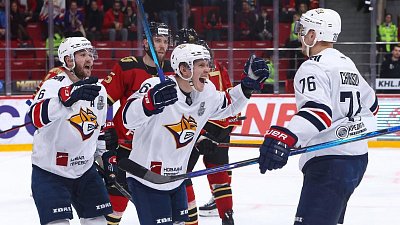 Хоккеисты «Металлурга» крупно обыграли «Авангард» и сравняли счет в серии плей‑офф Кубка Гагарина