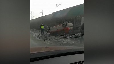 Хендай перевернулся возле рынка «Искра»: видео очевидцев