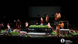 «Три сестры» в Театре драмы: потусторонний артхаус в болоте