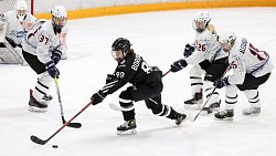 Хоккеистки «Белых медведиц» одержали сенсационную победу над питерской «Динамо-Невой»