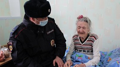 В Златоусте женщина оставила пожилую мать-инвалида без помощи взаперти