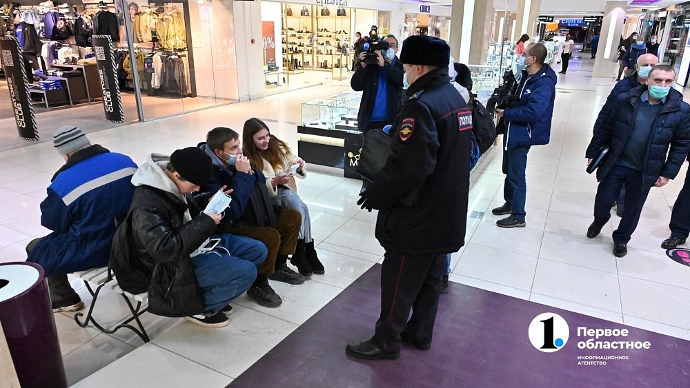 В Челябинске проходят проверки масочного режима в магазинах города