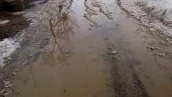 Жители Южноуральска уже 16 лет добиваются ремонта дороги в частном секторе