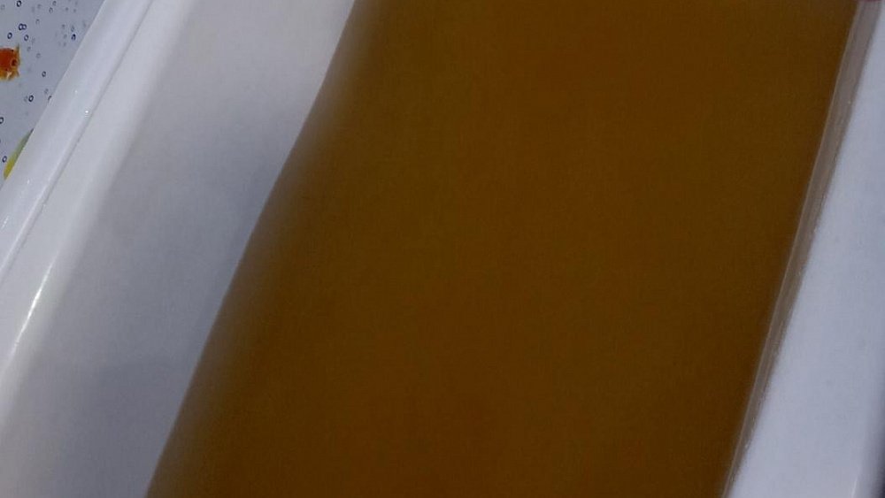 Челябинцы продолжают жаловаться на мутную воду из крана