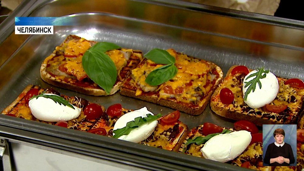 Студенты МИДИС отметили День бутерброда