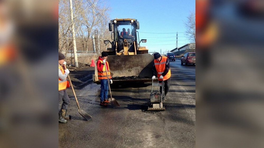 В Челябинске назвали улицы, где начался ямочный ремонт