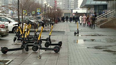 Жители Челябинска разделили мнения по поводу электросамокатов