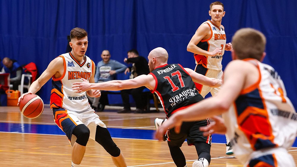 Баскетбольный клуб «Металлург» обыграл «Чебоксарских ястребов» в полуфинале Суперлиги‑2