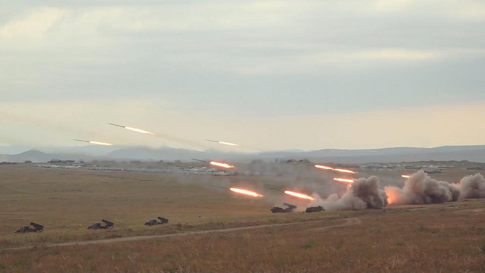 Минобороны сообщило о сбитых на Украине двух вертолетах и пяти беспилотниках