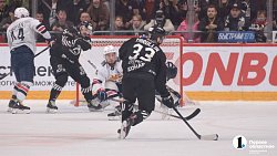 Хоккеисты «Трактора» потерпели сокрушительное поражение от «Металлурга»