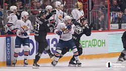 Хоккеисты «Трактора» потерпели сокрушительное поражение от «Металлурга»