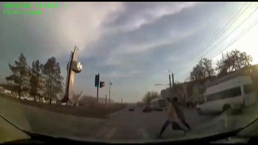 В Челябинске две школьницы попали под колеса авто