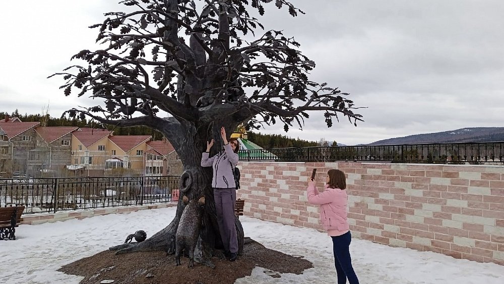 Туроператорам из Москвы, Казани, Перми и Самары показали оружейную слободу, экотропу и уральскую кухню