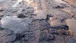 На юге Челябинской области жители потребовали проверить безопасность дороги регионального значения