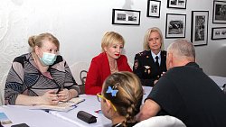 Приехавшим в Челябинскую область беженцам помогут с получением гражданства России