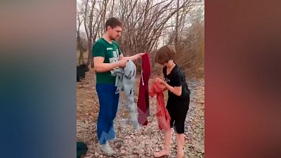 Видео спасения школьницы из ледяной реки