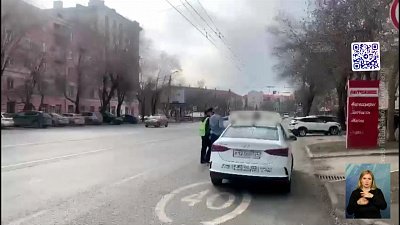 Автоинспекторы проверили таксистов