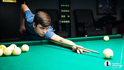 «Это любители шары катают, а мы тренируемся до 9 часов в день» — чемпион мира по бильярду Семен Зайцев