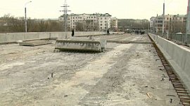 Движение по Ленинградскому мосту в Челябинске планируют открыть уже в июле Движение по Ленинградскому мосту в Челябинске планируют открыть уже в июле
