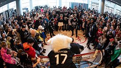 Хоккеистам челябинского «Трактора» вручили бронзовые медали чемпионата КХЛ