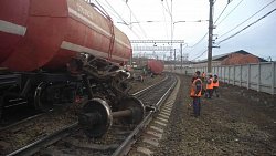 В Златоусте цистерна пожарного поезда сошла с рельсов