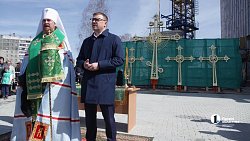 В Челябинске освятили кресты для куполов строящегося кафедрального собора