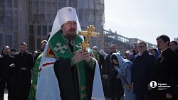 В Челябинске освятили кресты для куполов строящегося кафедрального собора