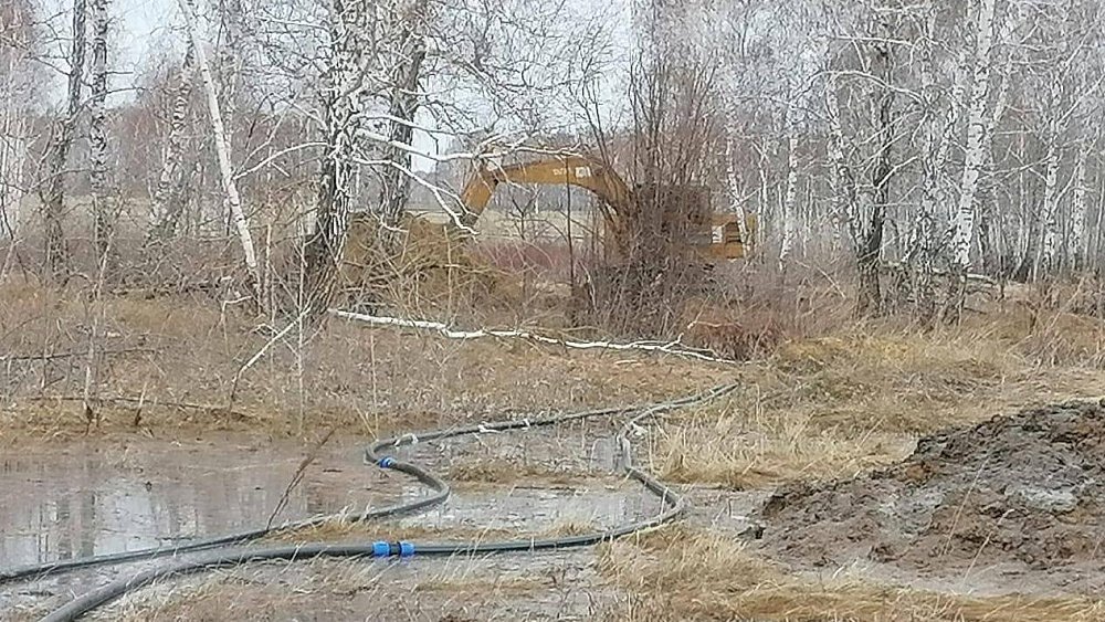 В поселке Еманжелинского района жители трое суток остаются без воды из-за аварии