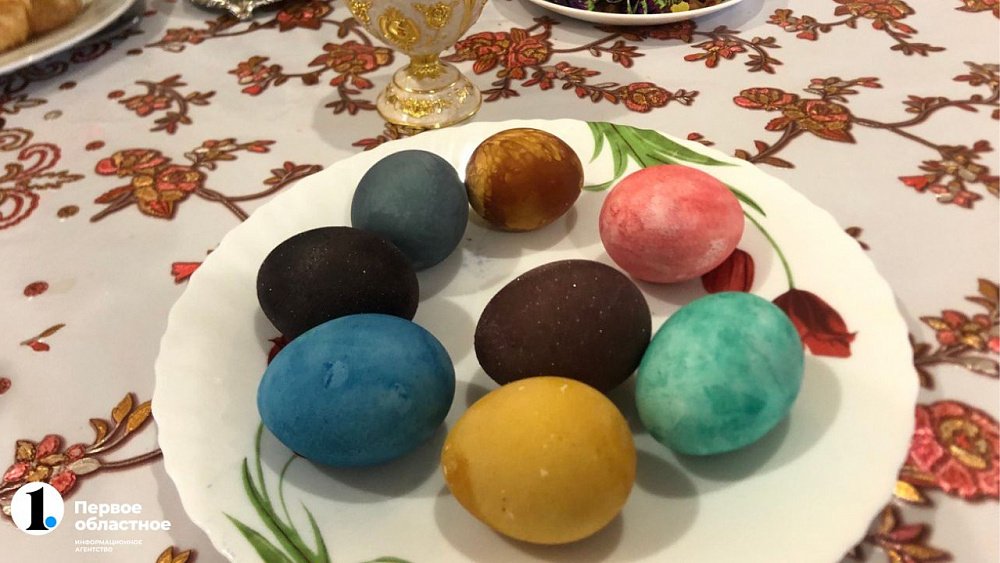 5 способов окрашивания пасхальных яиц обычными продуктами