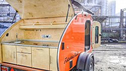 Супруги из Челябинска создали трейлер‑фисташку для путешествий