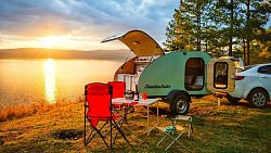 Супруги из Челябинска создали трейлер‑фисташку для путешествий