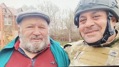 Карен Даллакян прибыл с гуманитарным грузом в зоопарк Мариуполя