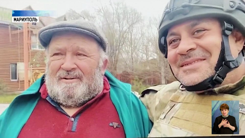 Карен Даллакян помогает животным в Мариуполе