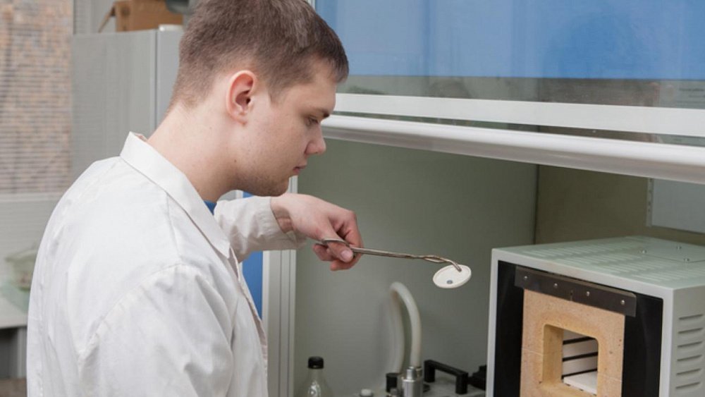 В Челябинске наладят производство отечественных пигментов и огнеупорных датчиков