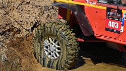 Джипы грязи не боятся — в Челябинске завершились экстремальные триал-гонки