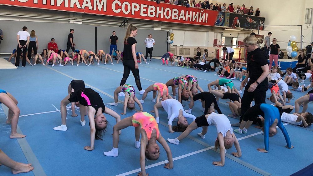 Более трехсот гимнастов выступили на турнире «Кубок SportGym» в Челябинске