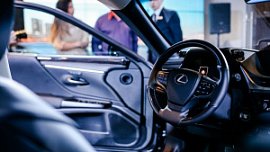 Челябинский автосалон отказался передать покупателю Lexus и Toyota Land Cruiser Челябинский автосалон отказался передать покупателю Lexus и Toyota Land Cruiser
