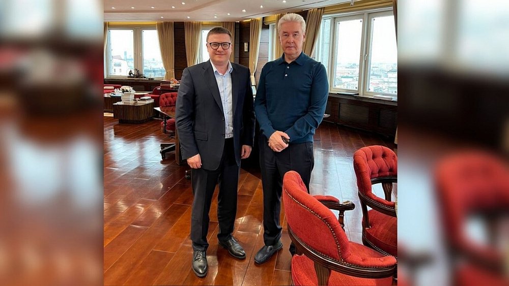 Губернатор Алексей Текслер и мэр Москвы Сергей Собянин обсудили меры поддержки регионов