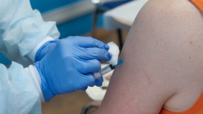 «Антижизнь» в эпоху иммунизации: почему страх перед прививками разделил мир?