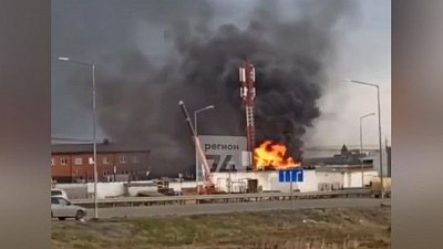 Видео пожара в Челябинске на Новоградском тракте