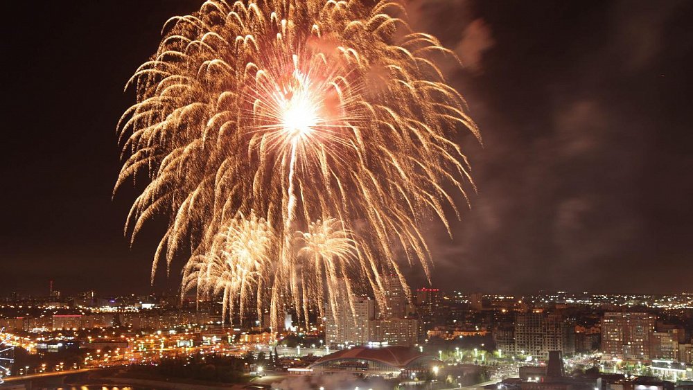 В Челябинске из-за первомайского салюта ограничат движение транспорта
