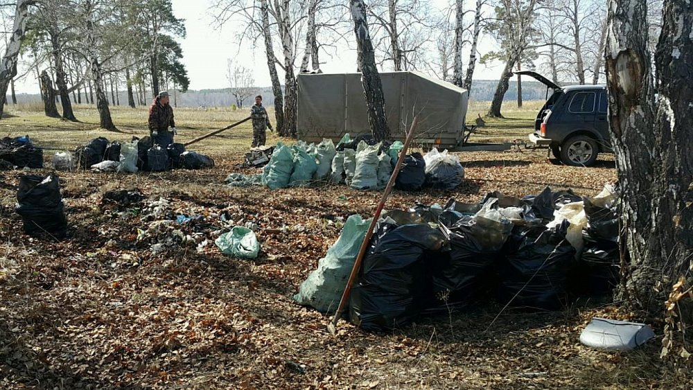 В Челябинской области ликвидировали стихийные свалки на озере Большой Еланчик
